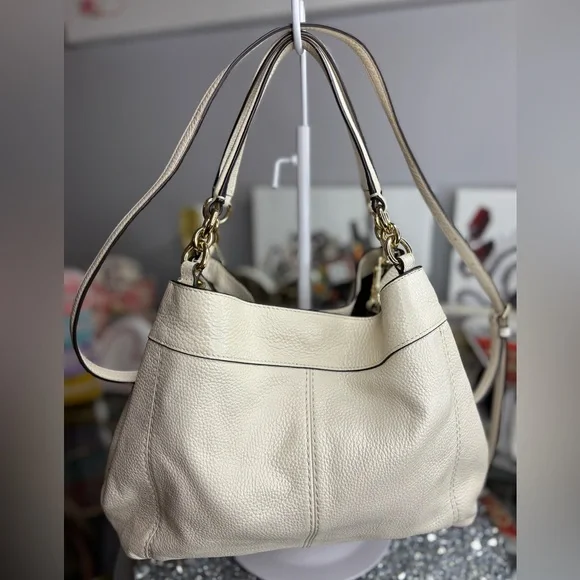 Coach 2018 Lexy Shoulder Bag EUC - Picture 4 of 11